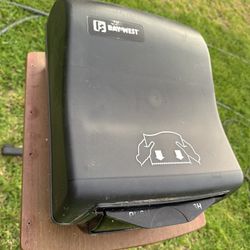 Paper Towel Dispenser 