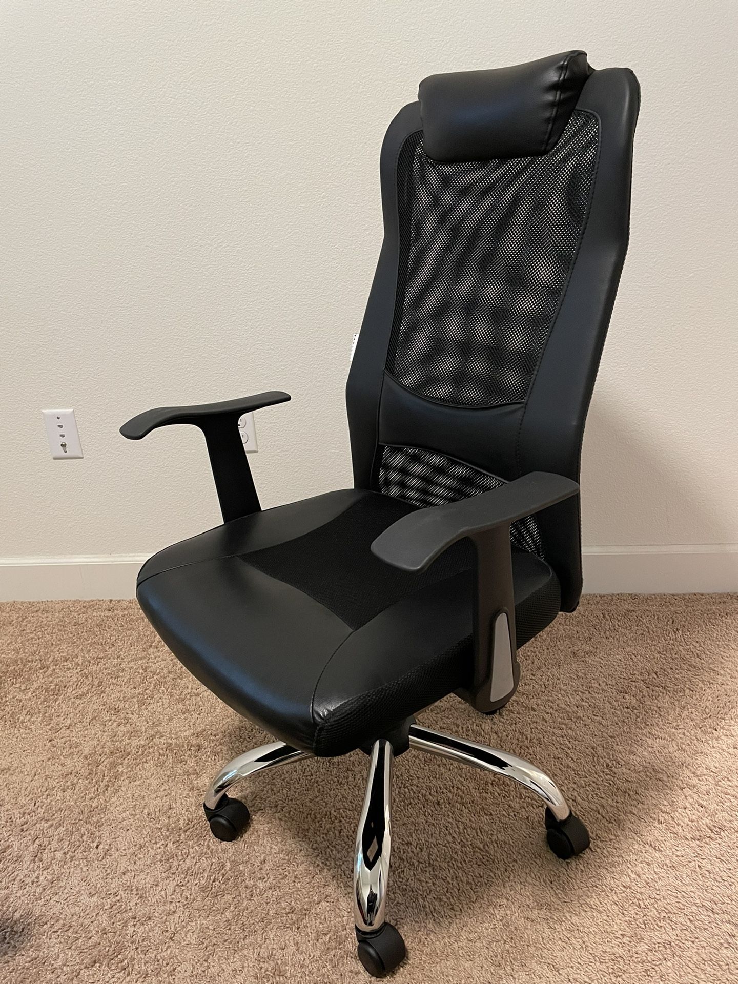 Ergonomic Chair With Padded Leather Headrest And Seat