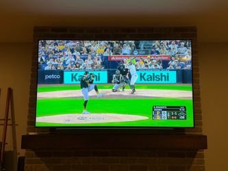 75" Samsung 4K Smart TV (UN75TU7000FXZA) – Great Condition!