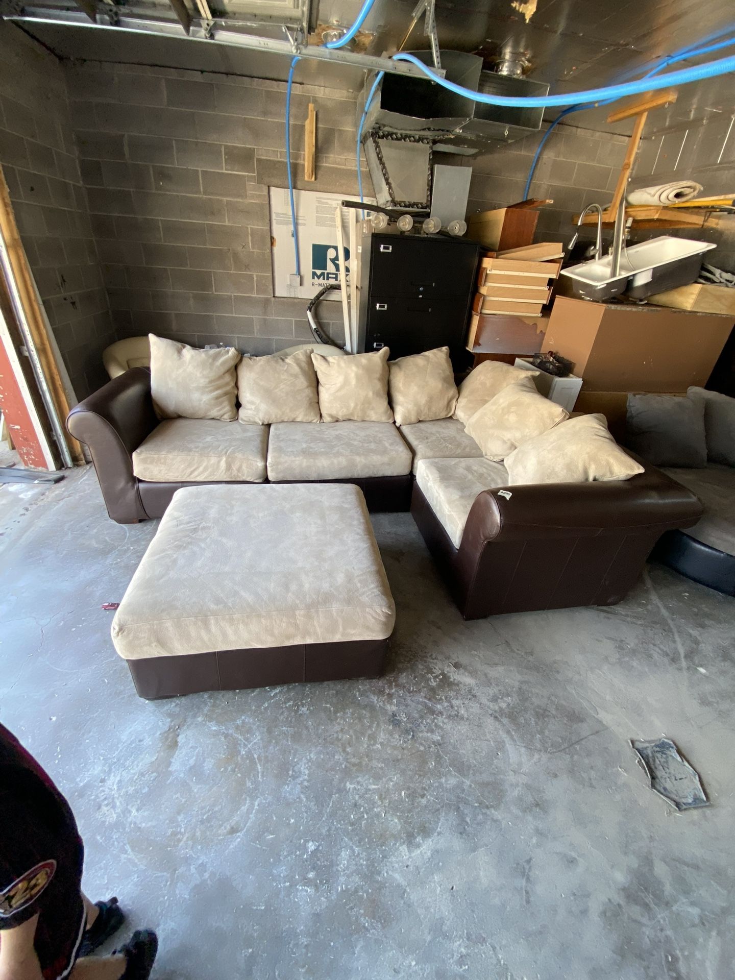 Brown Sectional W ottoman- Very Clean 