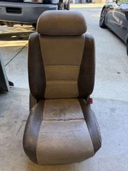 Land Cruiser FJ80 Seat