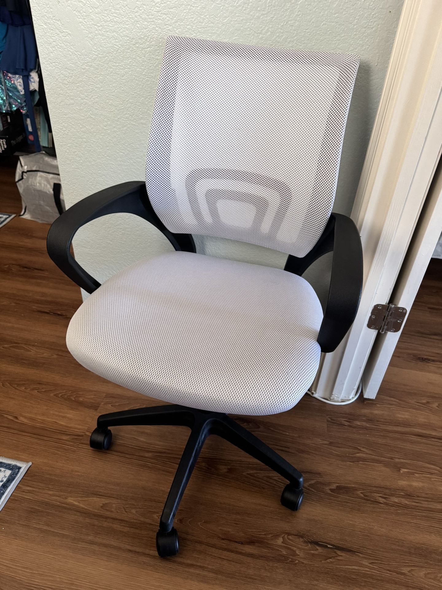 Desk chair