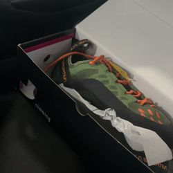Almost new climbing shoes