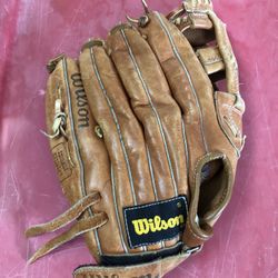 Wilson A2120 Fielder’s Glove Baseball And Softball