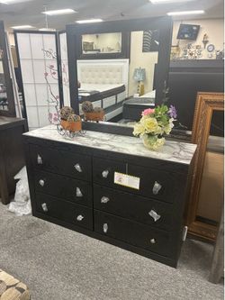 Dresser