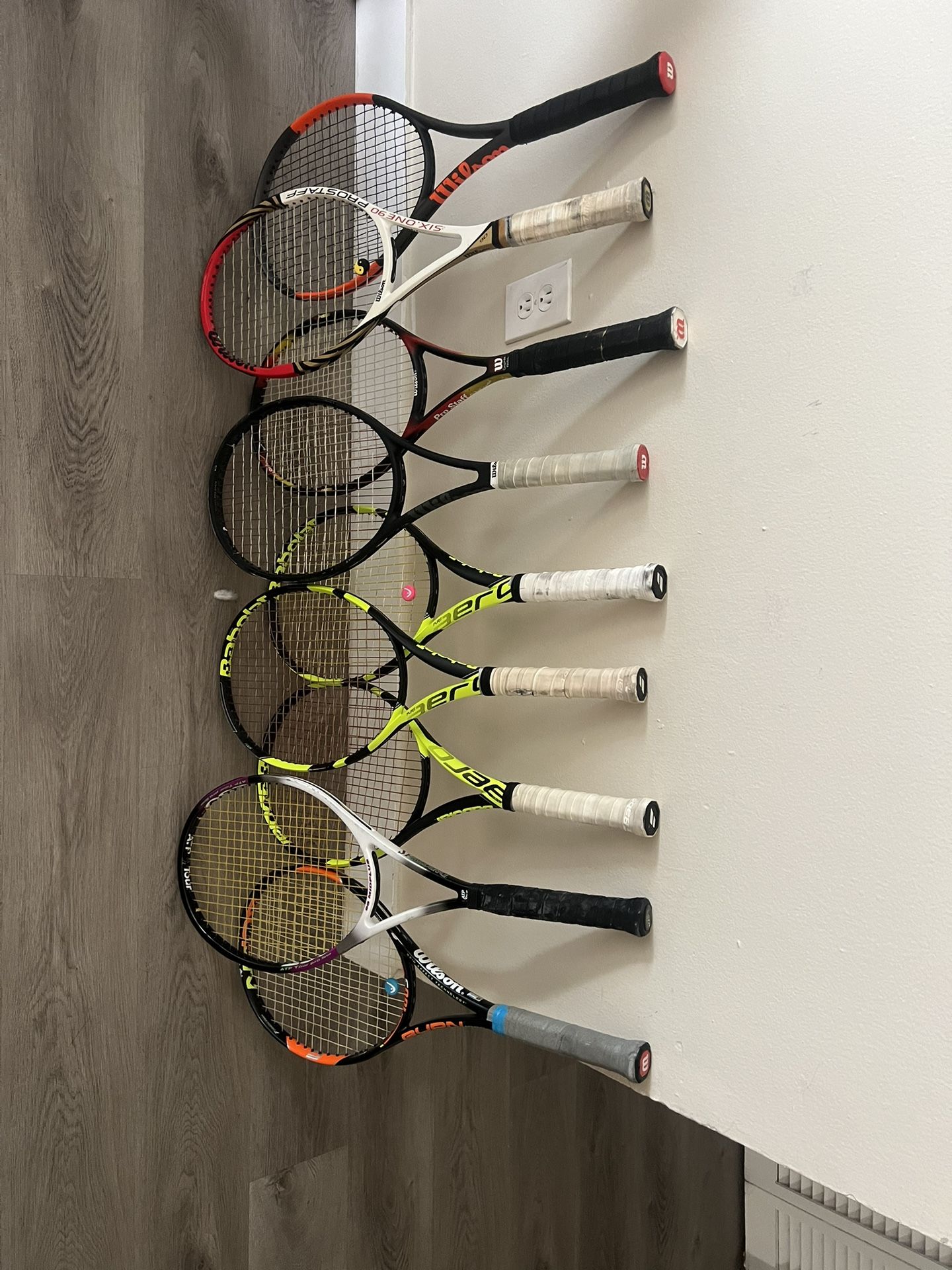 9 Wilson Tennis Rackets 