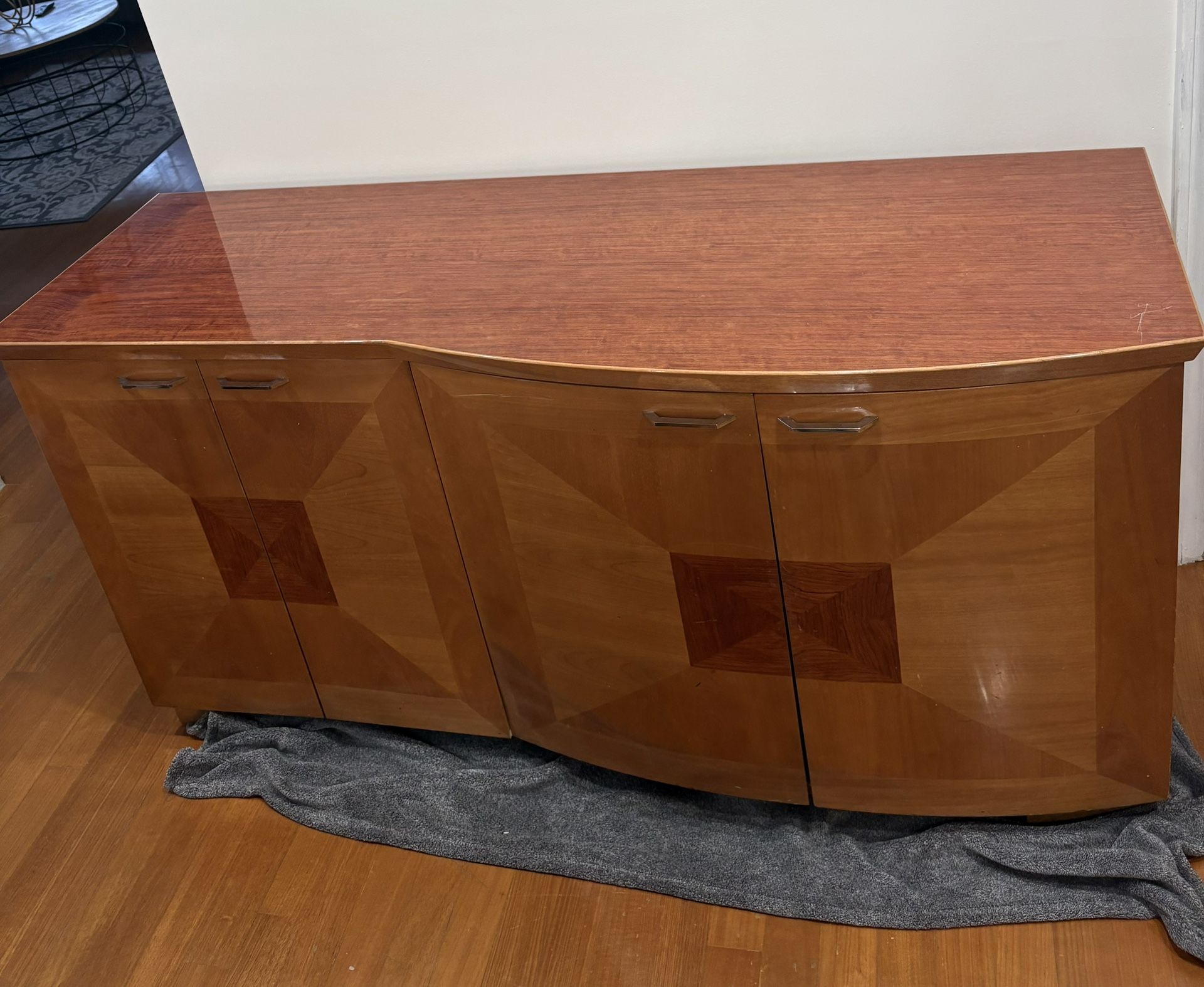 Wooden sideboard with geometric Design