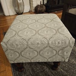 Bohemian Style Gray And White Medallion Pattern Upholstered Ottoman Footstool