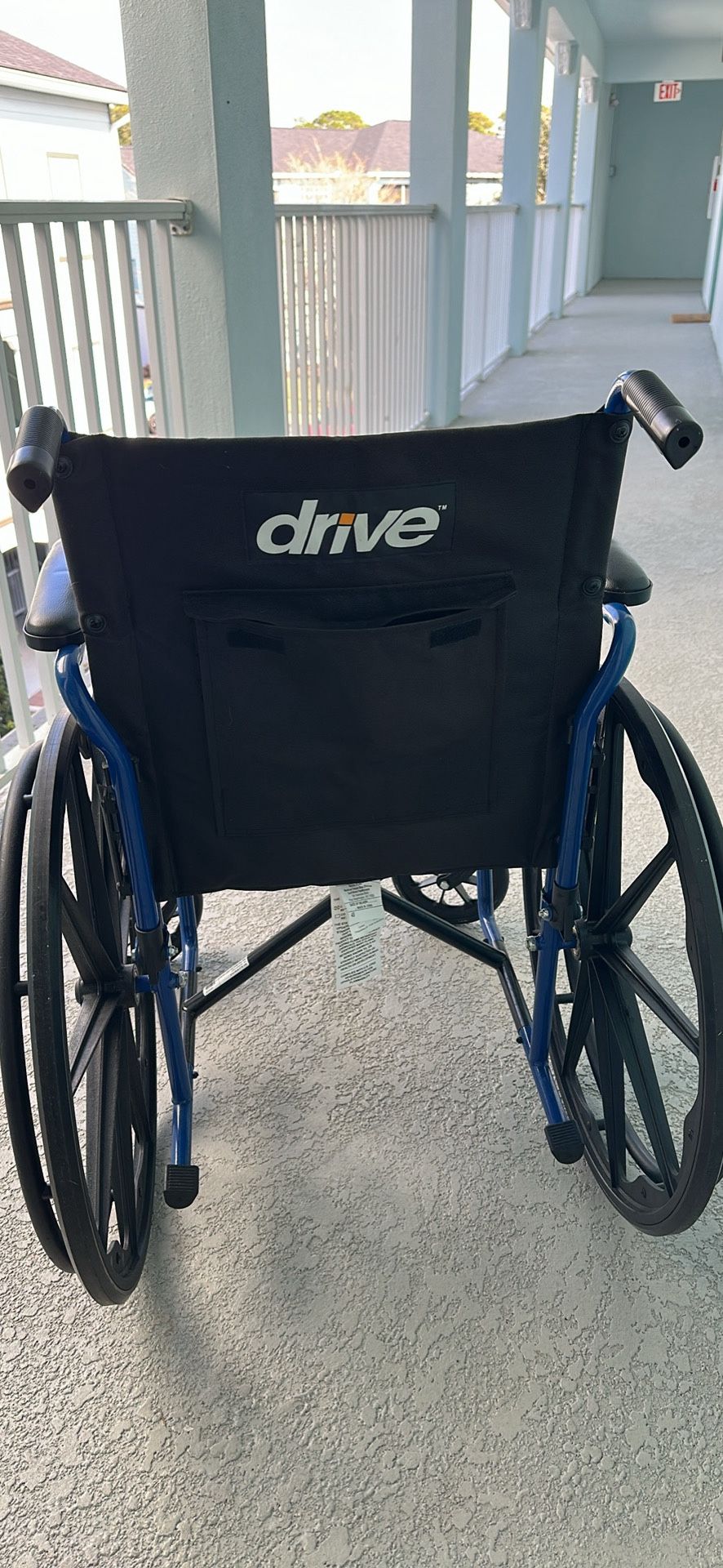Wheel Chair / Silla De Ruedas