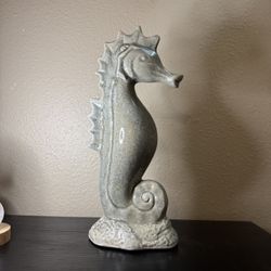 Ceramic seahorse décor