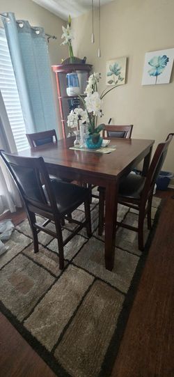 5pc Dining Table (brown) & Rug