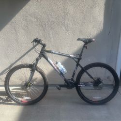 GT Avalanche 3.0 mountain bike