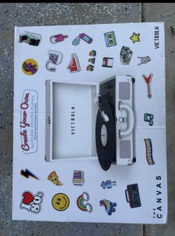 Victoria suitcase, record player new inbox