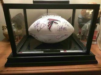 Matt Ryan and team signed JSA certificate of authenticity in professional case