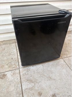 Insignia Black Mini Fridge NS-CF17BK9 1.7 cu.ft, Good Working Condition