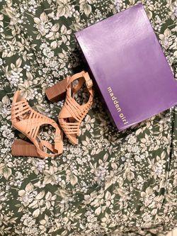 Madden Girl Strappy Block Heel Sandals Size 6.5