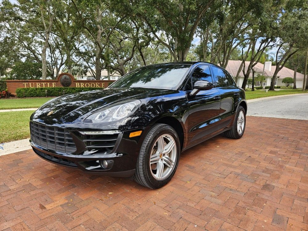 2016 Porsche Macan