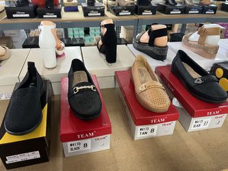 Beautiful Woman Shoes $13