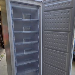 11 cu. ft. Upright Freezer