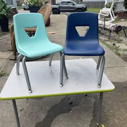 Kids School Table and 2 Chairs. Great for a Kids room or home schooling. 25.00