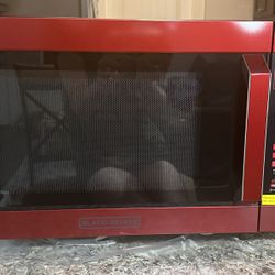 Red Black+Decker Microwave