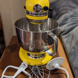 KitchenAid Artisan 5 qt Tilt Head Stand Mixer