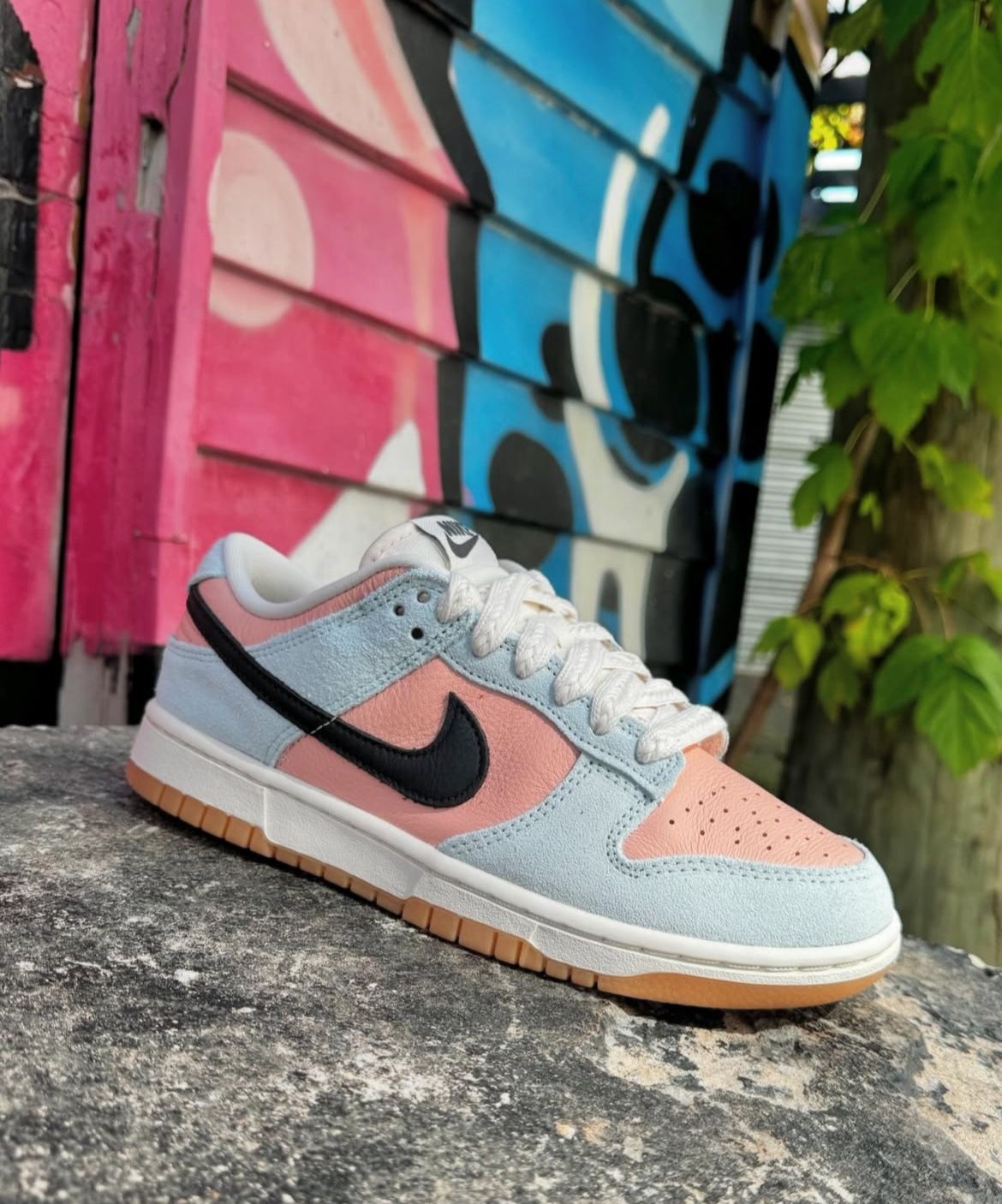 . WOMEN'S NIKE DUNK LOW "GLACIER BLUE ARCTIC ORANGE" Available in 7.5 and 8.5. Message me for any inquiries.