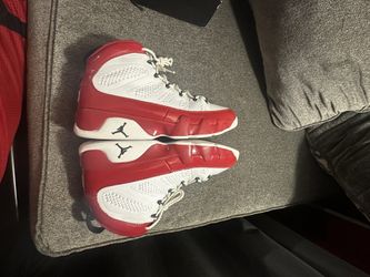 Men Jordan 9s “Gym Red” Size 10.5
