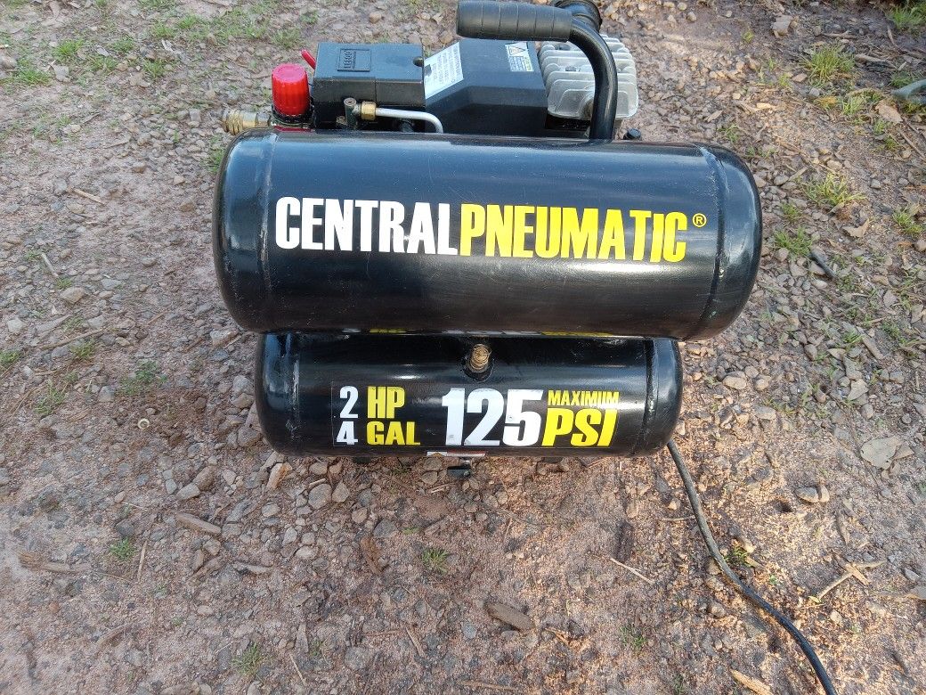 Central Pneumatic 4gal 2hp Air Compressor