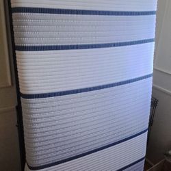 Tempurpedic bed - Twin Size with Base 