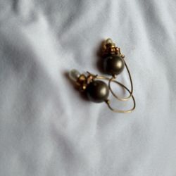 Gray And White Pearls Earrings In Gold Setting