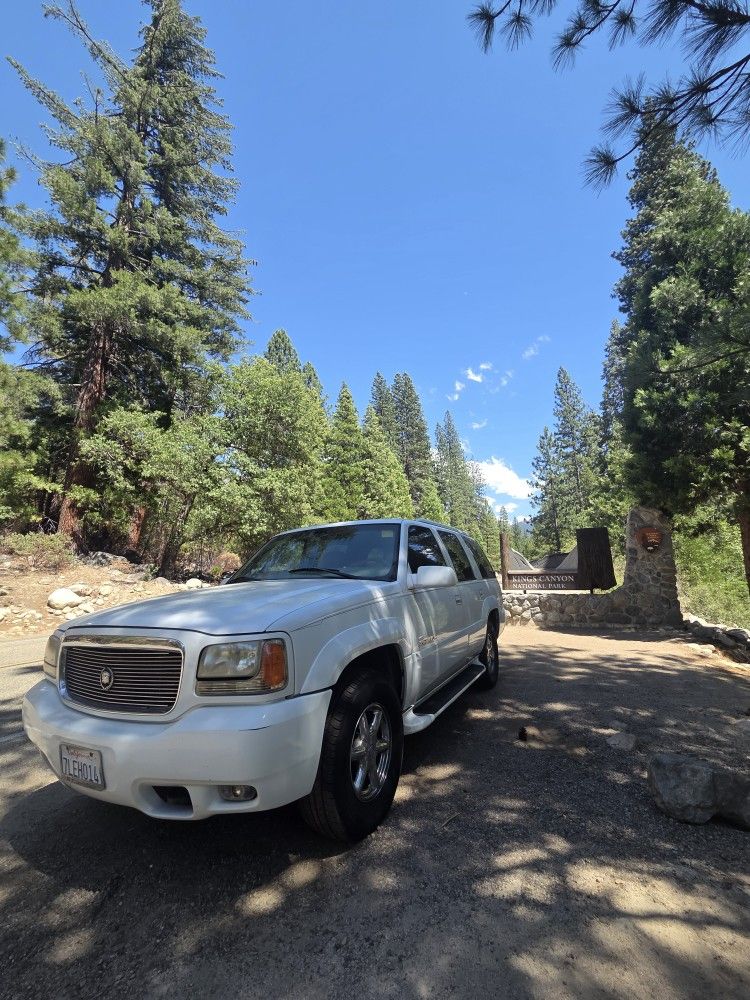 2000 Cadillac Escalade