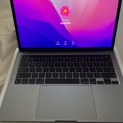 Apple Mac Book Pro Laptop 