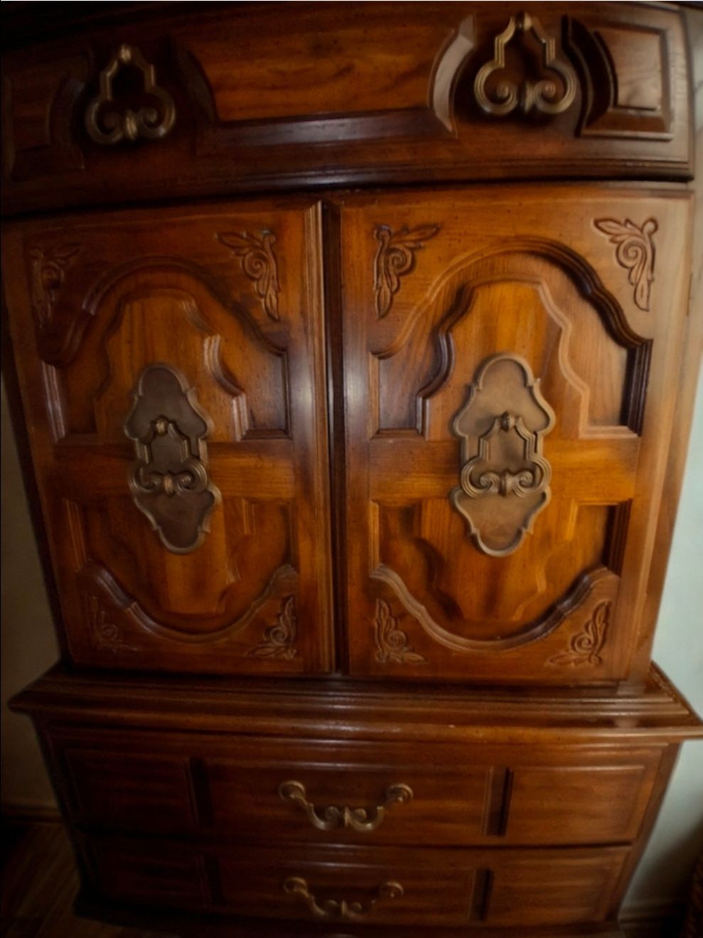 Vintage American Drew Mediterranean Gentleman's Chest Armoire — Solid Wood