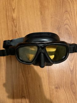 Riffe Dive Mask With Case