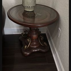 26 Inch End Table With flower Top