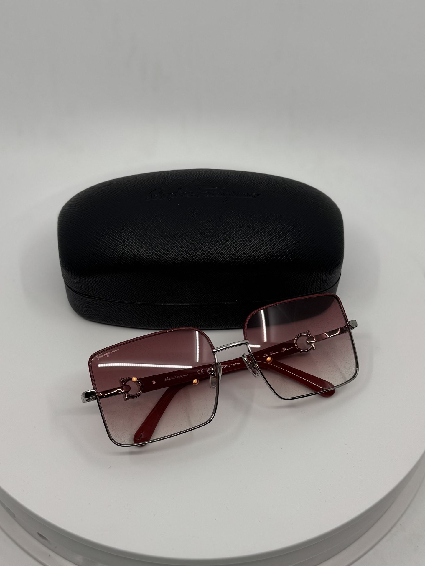 Salvatore Ferragamo Sunglasses Silver Frame /Red Pink Gradient Rectangle New! Salvatore Ferragamo Sunglasses Silver Frame /Red Pink  main image 4