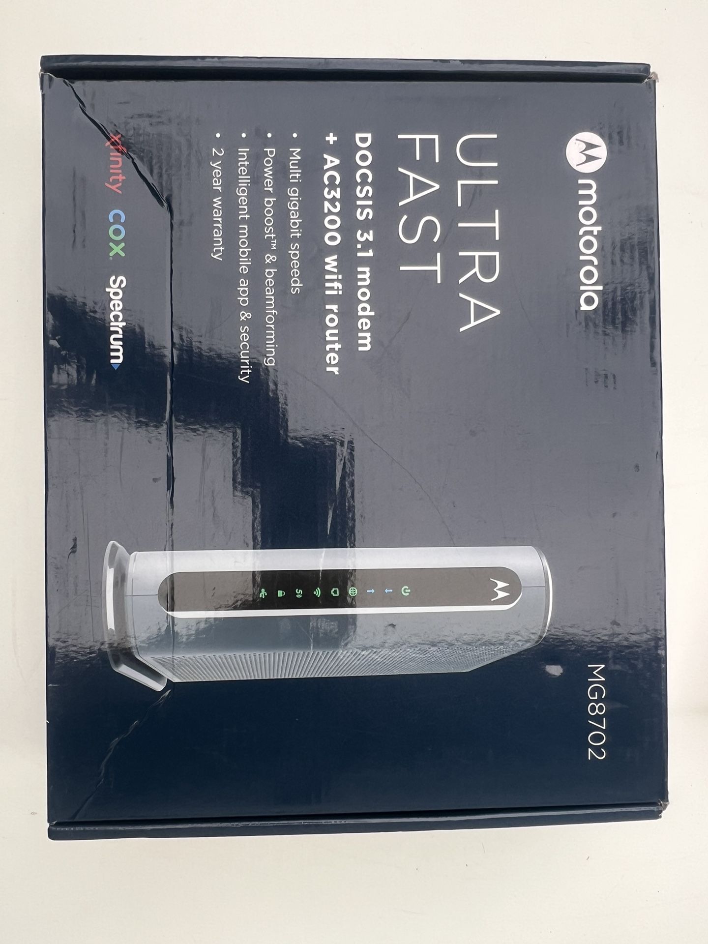 Motorola DOCSIS 3.1 Modem & AC3200 Wi-Fi Router – High-Speed Internet