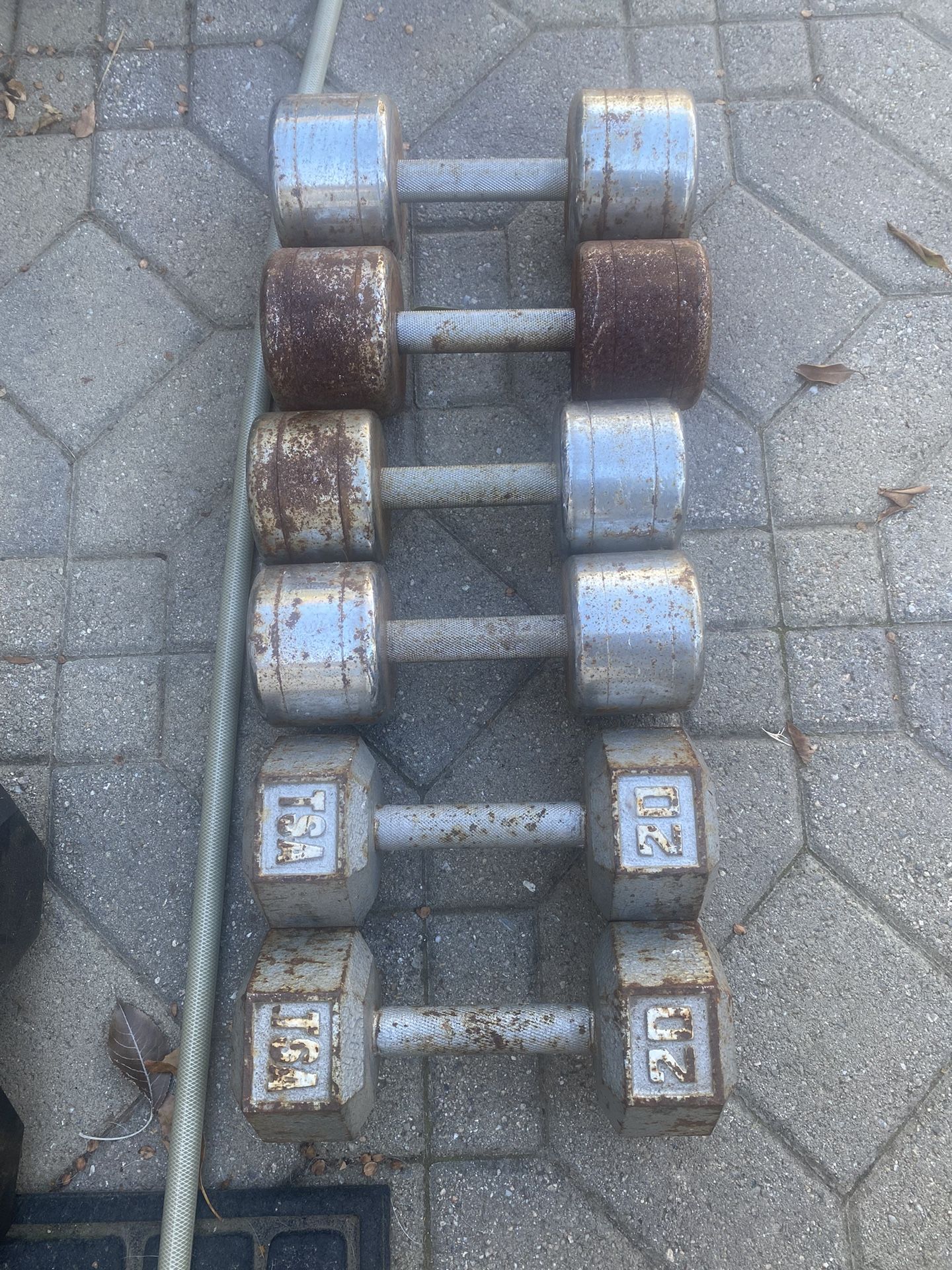 Dumbbells 3 Pairs 20,25,30 Lb