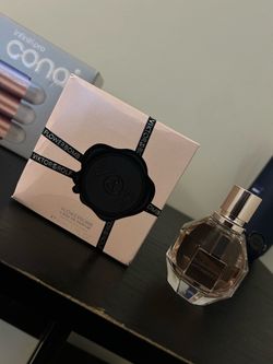 Viktor&Rolf Flower Bomb perfume