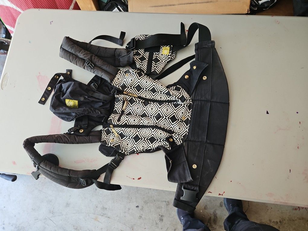 Lille Baby Carrier Used In Great Condition 