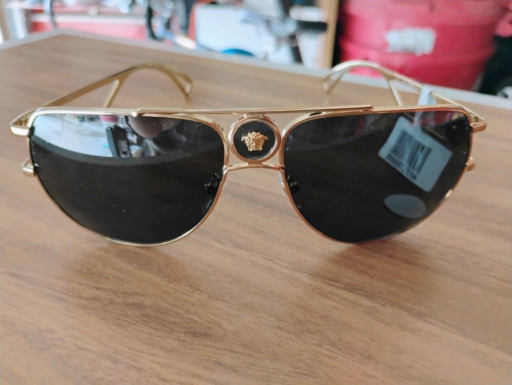Versaces