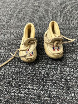 Native American Beaded Leather Children’s Moccasins Sz 3