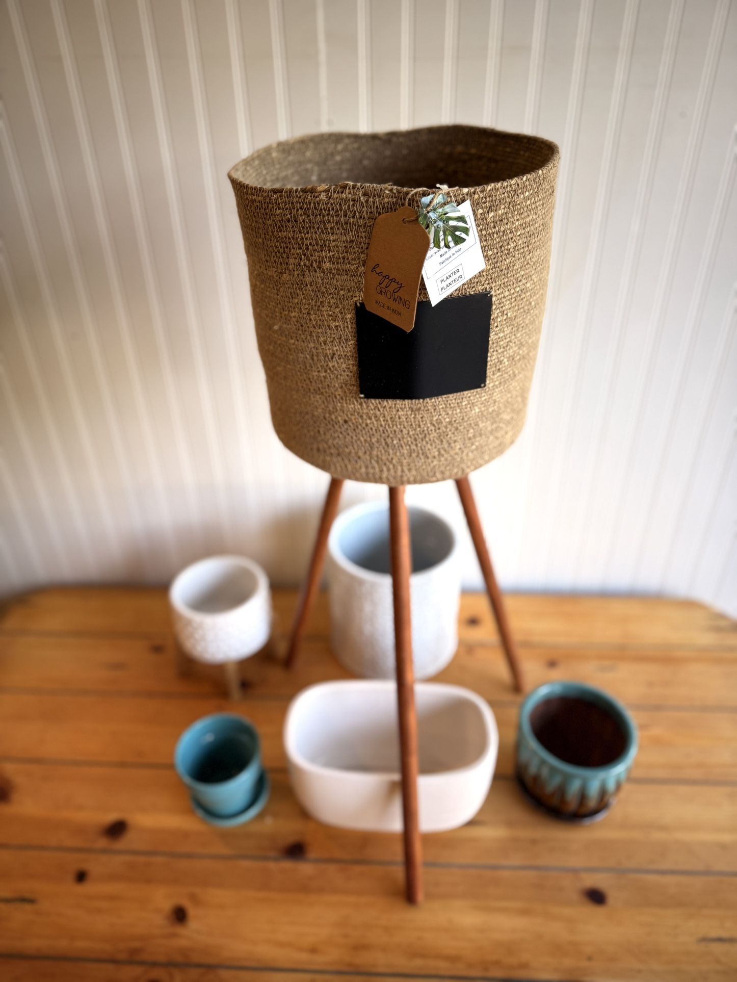 5 flower pots + 1 New Woven Flower Stand! 💐
