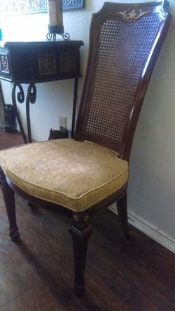 Accent chair