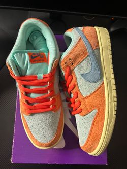 Nike SB Dunk Low Orange Emerald Size 9.5