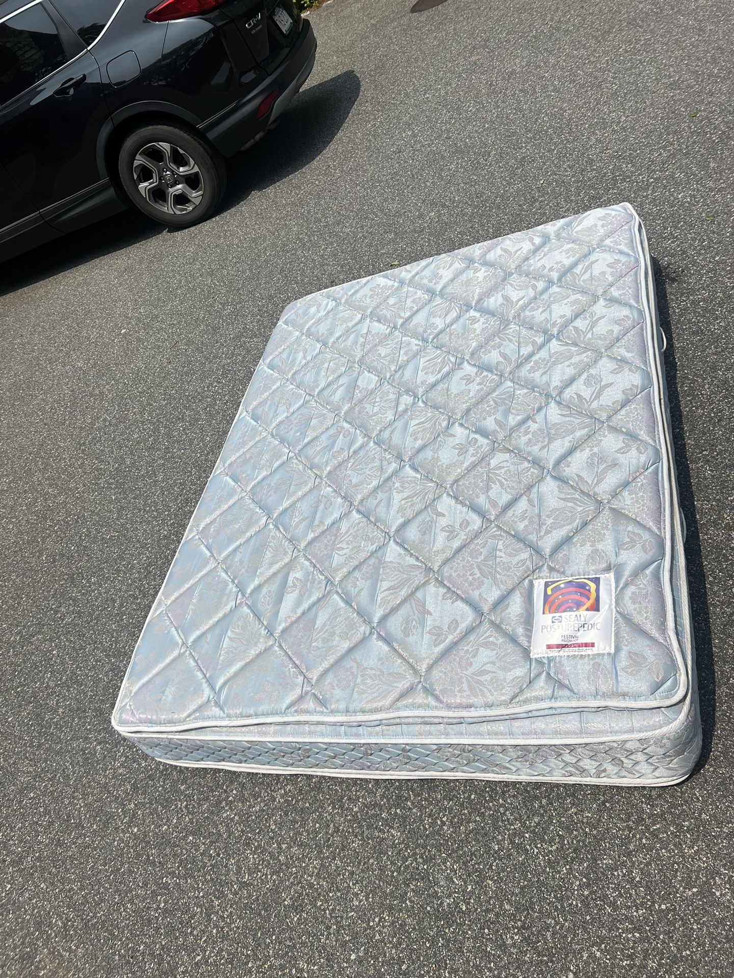 Sealy Posturepedic Queen Size Mattress