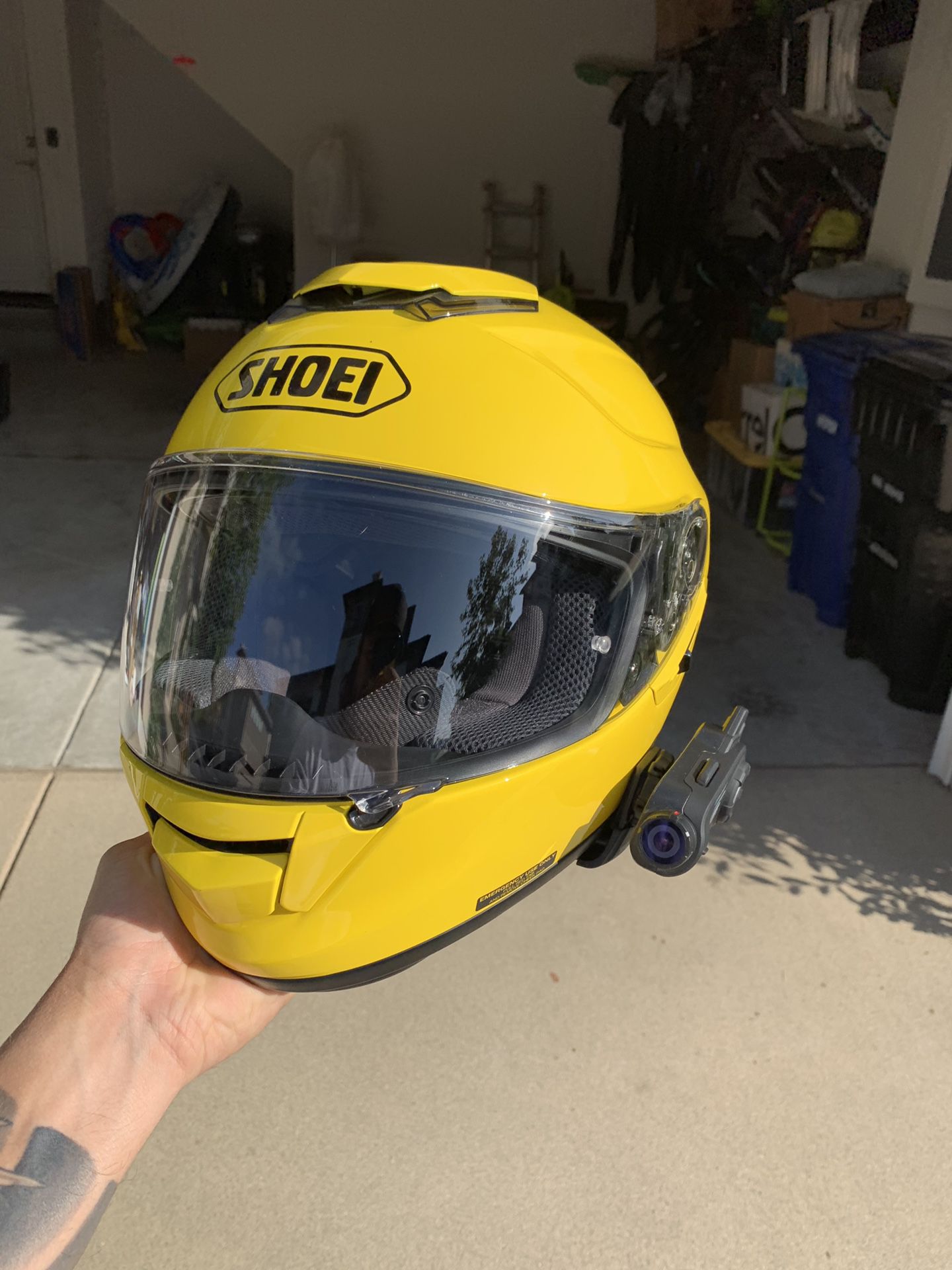 Selling Shoei helmet in size M in great condition. Barely used