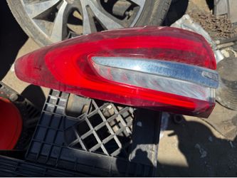 Fusion driver side tail light