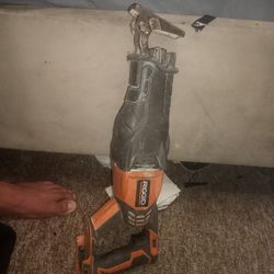 Ridgid Reciprocating Cordless Power Saw  Doesn't Come With Battery